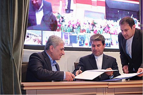 امضای تفاهمنامه میان مدیرعامل بانک ملی  و استاندار آذربایجان غربی 