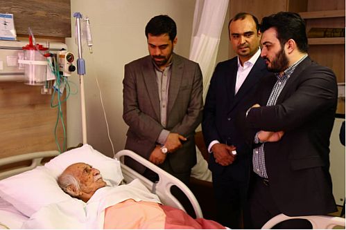 عیادت رئیس هیات مدیره و مدیرعامل بیمه سرمد از داریوش اسدزاده