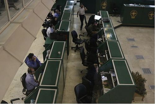 معاملات بازار سهام متعادل شد