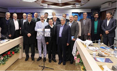 کتاب حسابداری مدیریت در صنعت بانکداری در بانک صادرات رونمایی شد