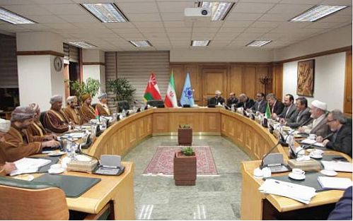 نقل و انتقال پول بین ایران و عمان تسهیل می شود 