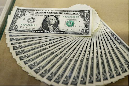 دلار به کانال ۱۲ هزار تومانی بازگشت