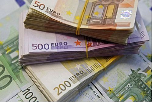  نرخ رسمی یورو کاهش و پوند افزایش یافت