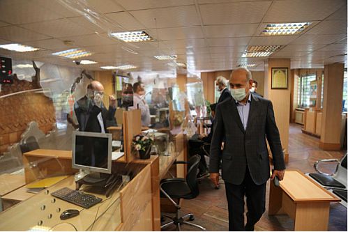 بازدید مدیرعامل بانک کشاورزی از شعبه پارک لاله در تهران بزرگ