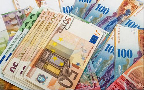  نرخ رسمی یورو افزایش و پوند کاهش یافت