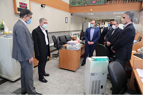 بازدید سرزده مدیرعامل بانک ملی ایران از شعب چهارراه کنت و منوچهری تهران