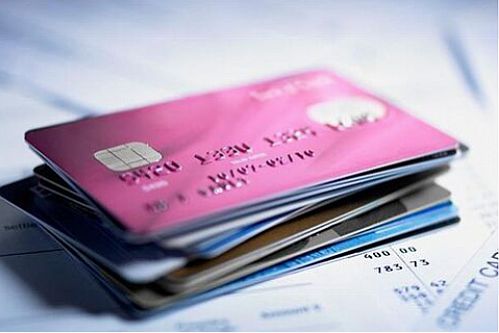 کاهش تعداد کارت‌های بانکی تراکنش‌دار در دومین ماه تابستان
