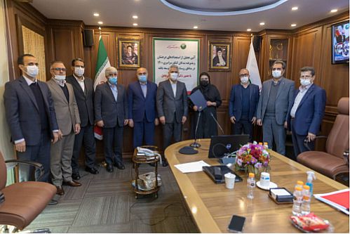 مدیرعامل پست بانک ایران از رتبه‌های برتر کنکور سراسری روستایی تقدیر کرد 