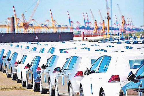 واردات خودرو در شرایط کنونی دشوار ارزی کشور به صلاح نیست