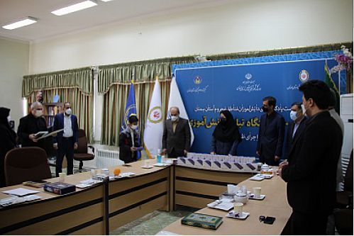 خرید و مشارکت در اهدای یک هزار و 100 دستگاه تبلت برای دانش آموزان کم برخوردار استان سمنان