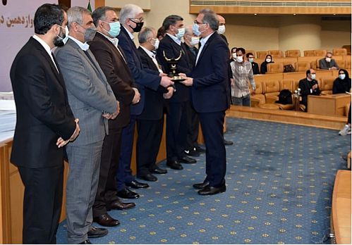  تندیس زرین جایزه ملی مدیریت مالی ایران به بانک تجارت تعلق گرفت