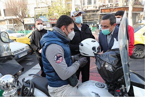 اهدای 500 عدد کلاه کاسکت استاندارد به موتورسواران توسط بانک ملی ایران 