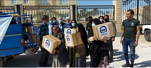  کمک‌های معیشتی بیمه‌آسیا در مناطق سیل‌زده جنوب استان فارس توزیع شد 