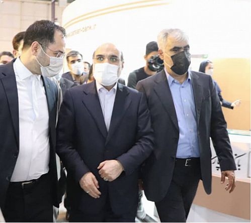  بازدید مدیرعامل گروه صنایع پتروشیمی خلیج فارس از غرفه بانک پارسیان