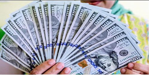 رشد اندک قیمت دلار در برابر کاهش بهای یورو در صرافی‌های بانکی