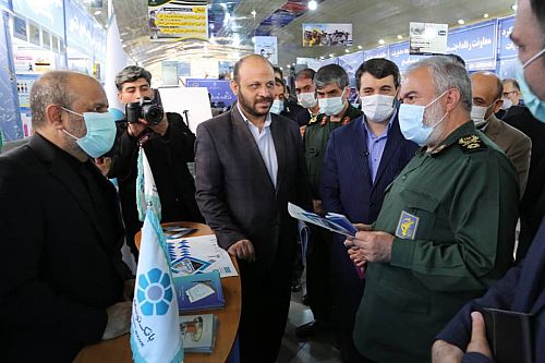  بازدید مقامات اقتصادی و سیاسی کشور از دستاوردهای بانک توسعه تعاون در وزارت مردم 