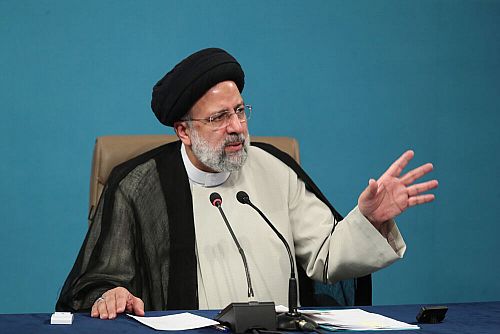 دولت با جدیت انضباط نظام بانکی را دنبال می کند