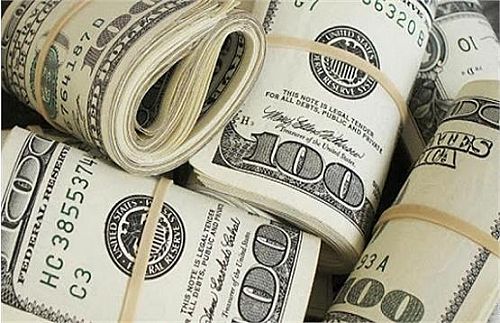 نوسان قیمت دلار در کانال ۲۷ هزار تومان در صرافی‌های بانکی 