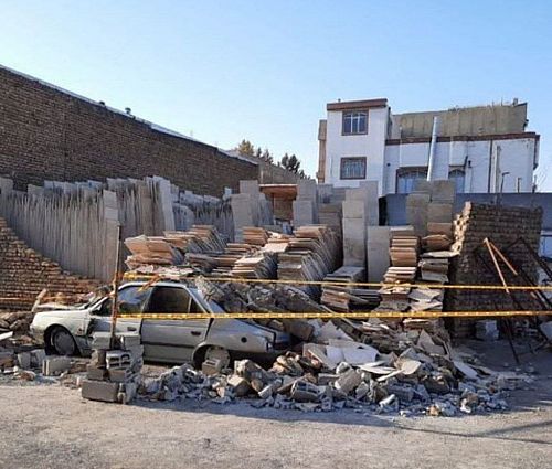  مدیرعامل بیمه آسیا دستور تشکیل ستاد رسیدگی به حادثه زلزله در  شهرستان خوی را صادر کرد