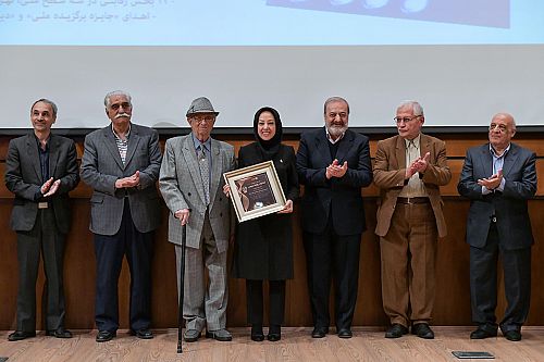  روابط‌عمومی بانک پاسارگاد جوایز هفدهمین جشنواره ملی انتشارات روابط‌عمومی را دِرو کرد 