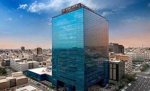 استقبال گسترده سهامداران، وبملت را به مرز صف خرید رساند