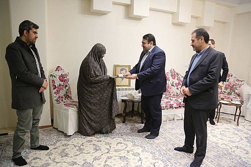 دکتر نجارزاده در دیدار با خانواده شهید کیائی‌نژاد:هر چه داریم از برکت نام شهداست 