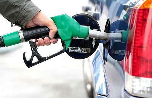 دولت هیچ برنامه‌ای برای افزایش قیمت بنزین ندارد 