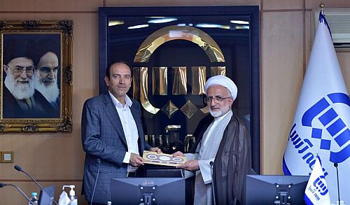  تقدیر معاون رییس‌جمهور از مدیرعامل بیمه‌آسیا 
