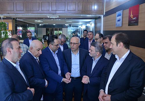 مدیرعامل بیمه آسیا از شعب انقلاب، آزادی، صادقیه و مرکز پرداخت خسارت چیتگر بازدید کرد